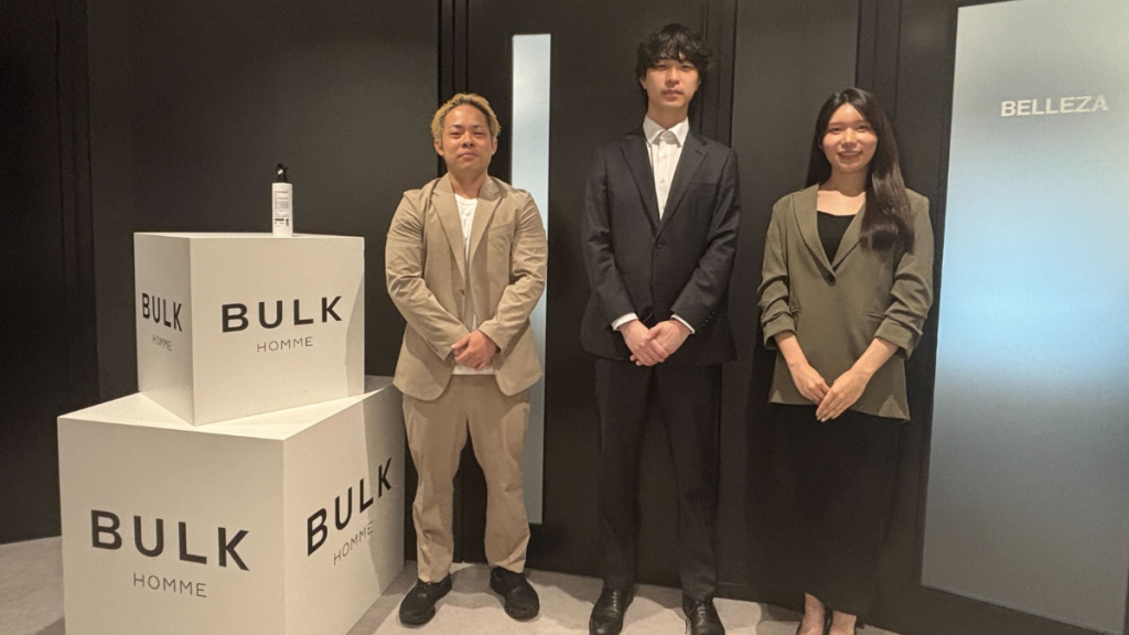 写真左：株式会社バルクオム　Digital Marketing Division　下西海斗様
写真中央：株式会社ジーニー　CX事業統括本部CVG事業部カスタマーサクセス部CHATCSMグループ　マネージャー代理　内野裕大
写真右：株式会社ジーニー　CX事業統括本部CVG事業部カスタマーサクセス部 CHATCSMグループ　勝又万姫恵